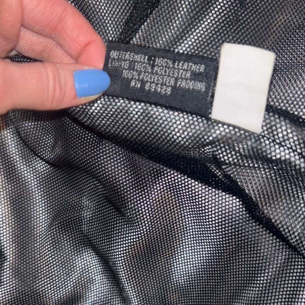 Vintage Wilson’s leather jacket with cute detailing and timeless look - Picture 8 of 14
